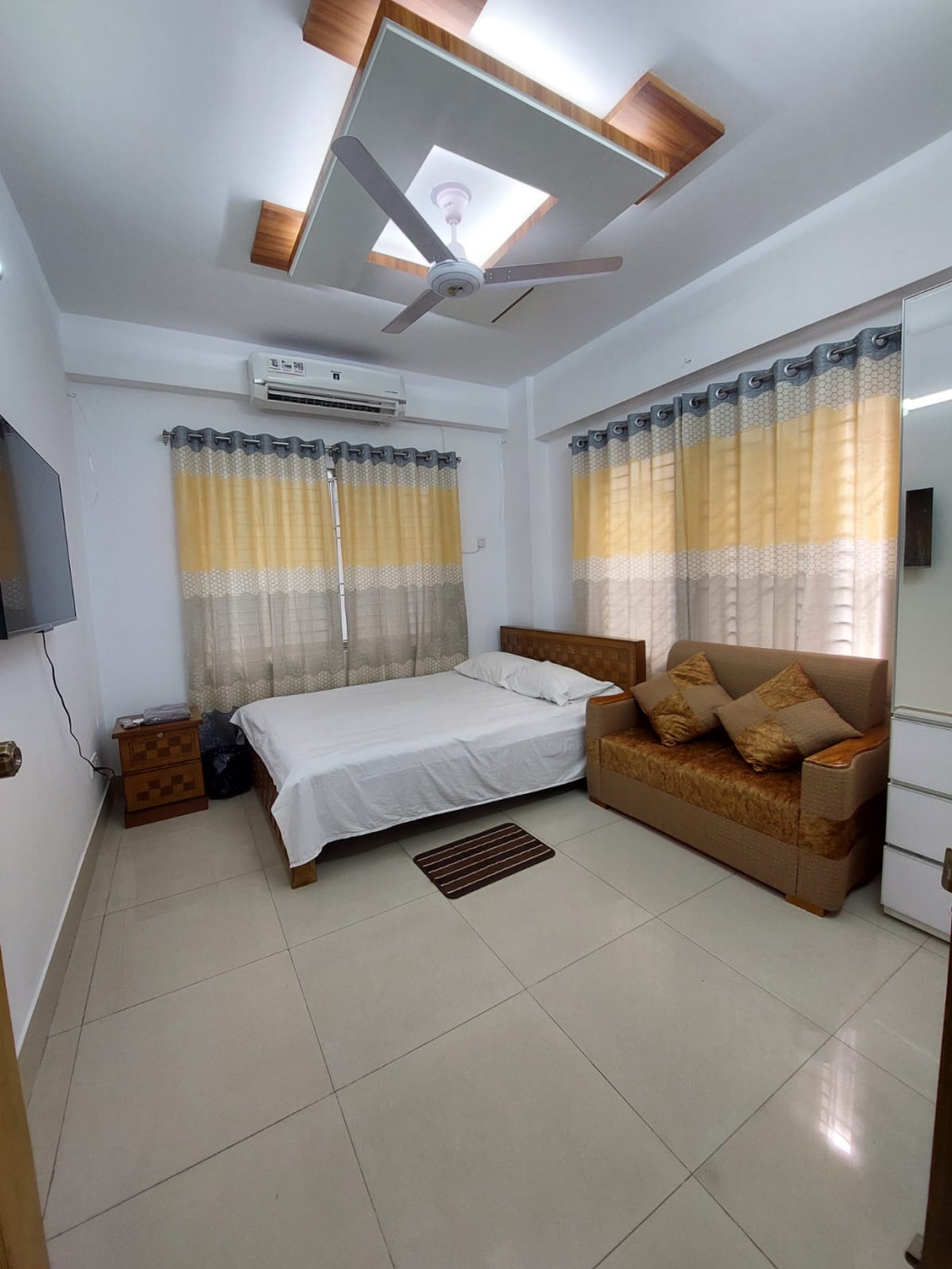 RentFurnished 1BHK Apartment for a Premium Experience inBashundhara R/A.